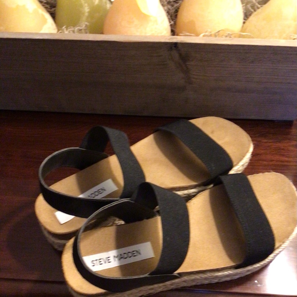 Steve Madden Kimmie navy wedge Size 7